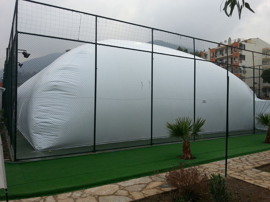 Futbol sahası üst kapatma